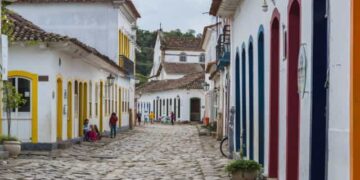 ClickCampos 9 Ambulantes, artistas e artesãos são impedidos de trabalhar no centro histórico de Paraty